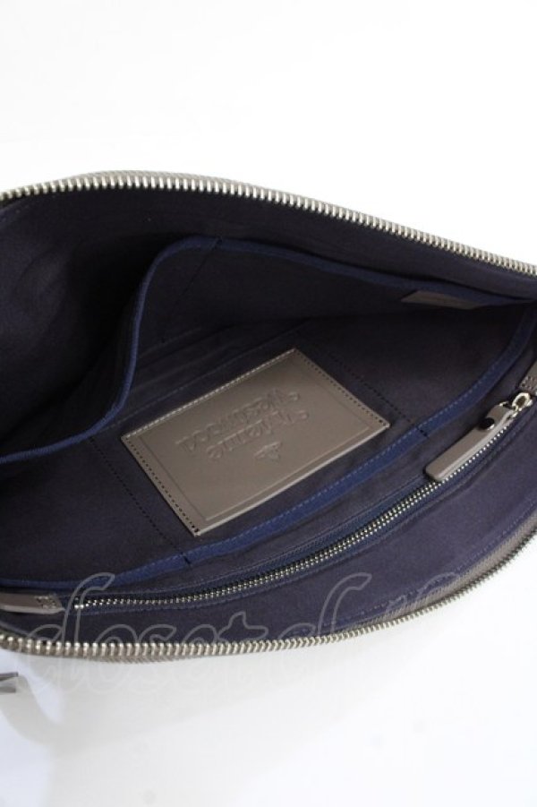 画像3: ヴィヴィアンウエストウッド 中古 / BAGラインORBエンボスクラッチバッグ  グレー  Y-25-09-17-026-ba-AS-ZY (3)