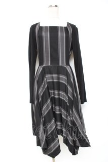 ヴィヴィアンウエストウッド ケーブルニットワンピース サイズ2(M相当) ヴィヴィアンウエストウッド 中古 / タートルニットワンピース