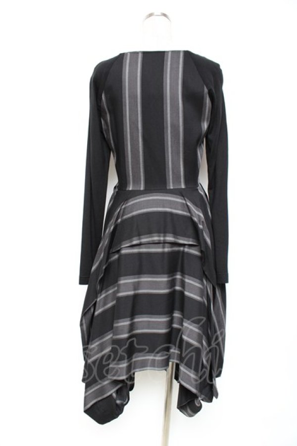 画像3: ヴィヴィアンウエストウッド 中古 / マルチストライプ切替ワンピース 2 ブラック×グレー  Y-25-10-12-062-op-SZ-ZY (3)