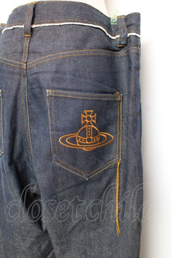 画像4: ヴィヴィアンウエストウッド MAN 中古 / オーブ刺繍デニムパンツ 50 インディゴ  Y-25-10-12-064-pa-SZ-ZY (4)