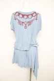 画像2: ヴィヴィアンウエストウッド 中古 / ネックレスプリントTシャツワンピ-ス 2 サックス  Y-26-02-11-031-op-AS-ZY (2)
