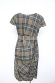 画像2: ヴィヴィアンウエストウッド 中古 / チェックノースリーブワンピース 2 カーキ  Y-26-02-11-033-op-SZ-ZY (2)