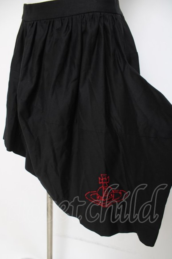 画像3: ヴィヴィアンウエストウッド 中古 / オーブ刺繍変形スカート 2 ブラック  Y-26-04-08-048-sk-SZ-ZY (3)