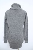 画像2: ヴィヴィアンウエストウッド 中古 / 単色オーブ刺繍ハイネックニットトップス 2 グレー  Y-26-06-10-015-to-SZ-ZY (2)
