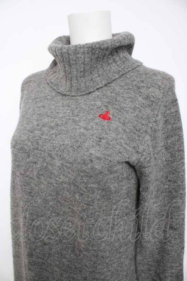 画像3: ヴィヴィアンウエストウッド 中古 / 単色オーブ刺繍ハイネックニットトップス 2 グレー  Y-26-09-02-002-to-SZ-ZY (3)